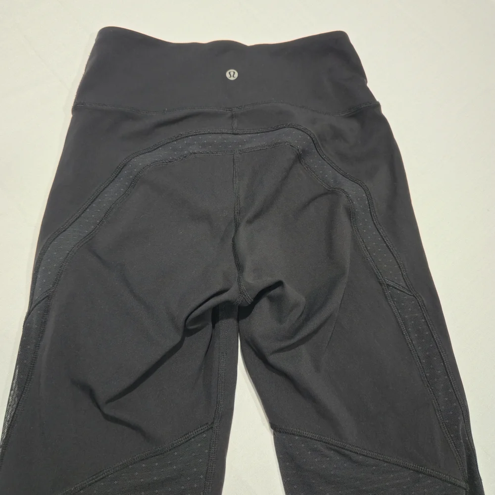 Lululemon Revitalize Black Crop Leggings Womens Size 6 - Picture 14 of 14